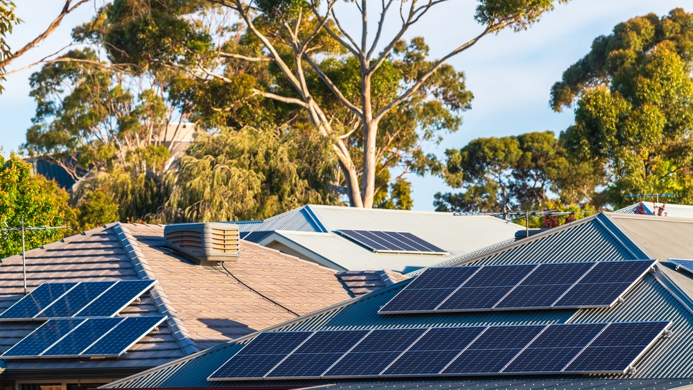 House,Roof,With,Solar,Panels,Installed,In,The,Suburban,Area